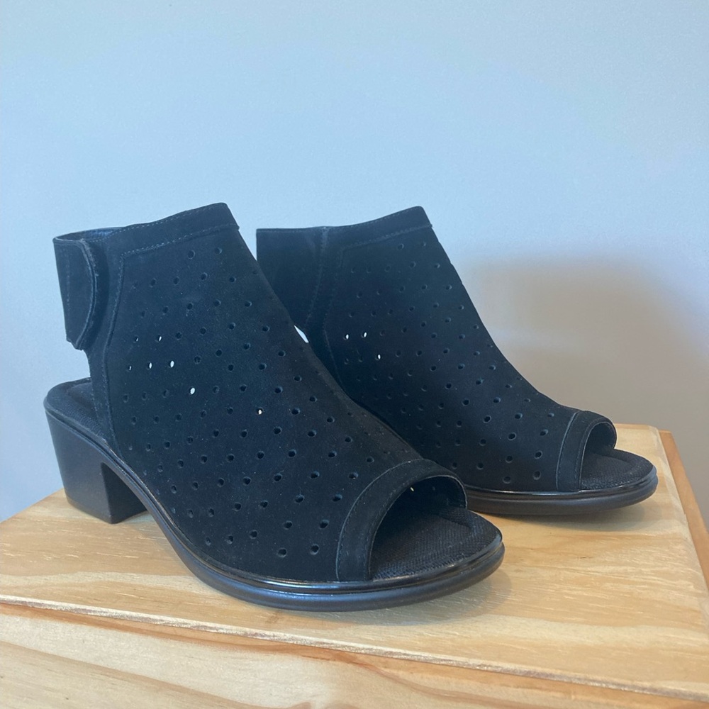 Steven by Steve Madden Phoebiey leather upper size 8